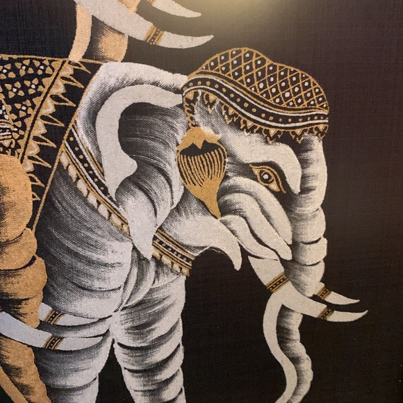 VTG MCM Oriental style hand painted ornate elephants on black silk framed art - Picture 3 of 10